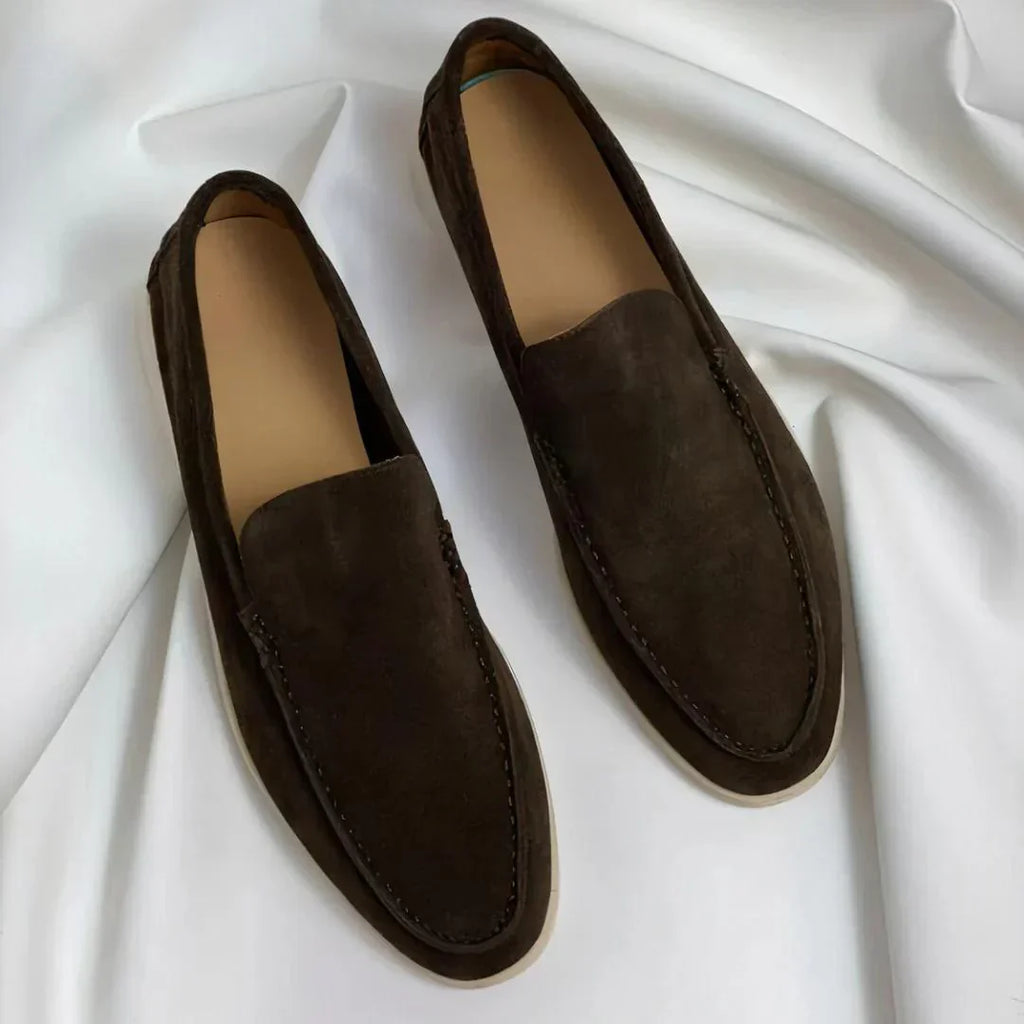 Elegantes mocasines de ante.