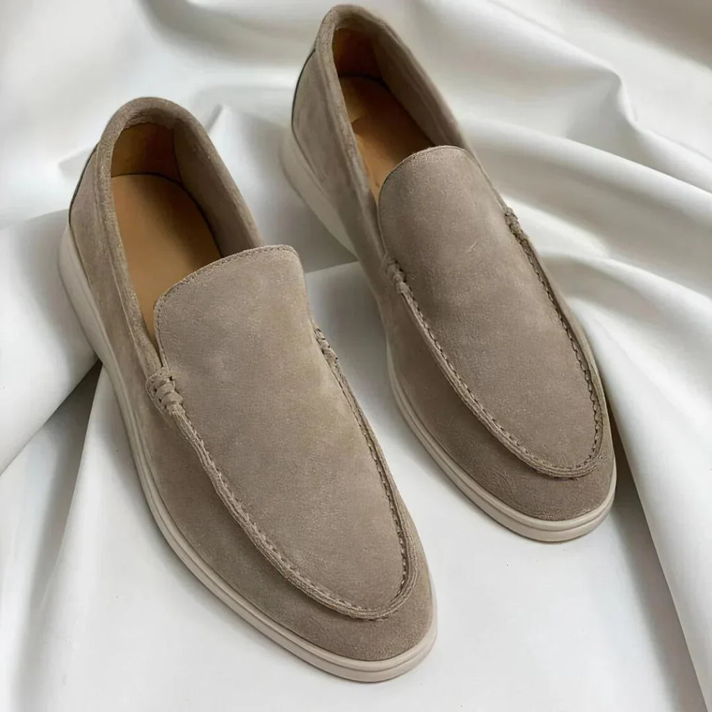 Elegantes mocasines de ante.